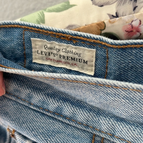 LEVI'S Premium 501 S Jeans Women's W27/L28 High Rise Ripped Distressed - Picture 3 of 11